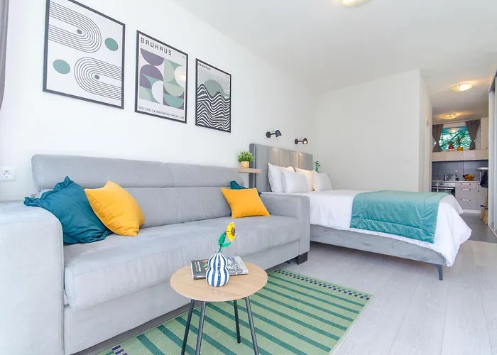 Apartment Side By Side Split