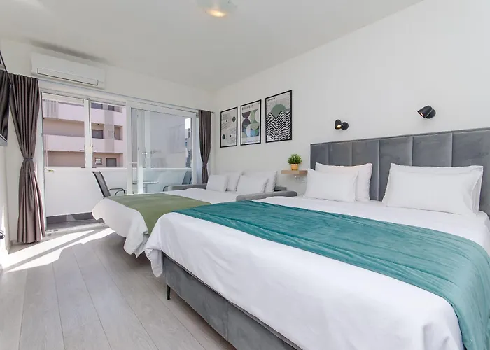 Apartment Side By Side *