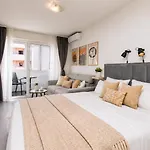Side By Side Apartman