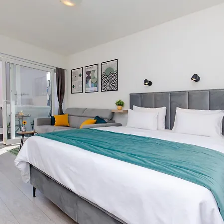 Side By Side Apartamento