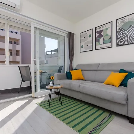 Side By Side Апартаменти *