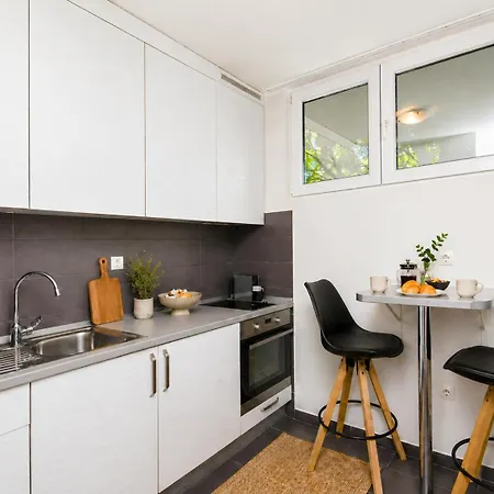 Side By Side Apartment *