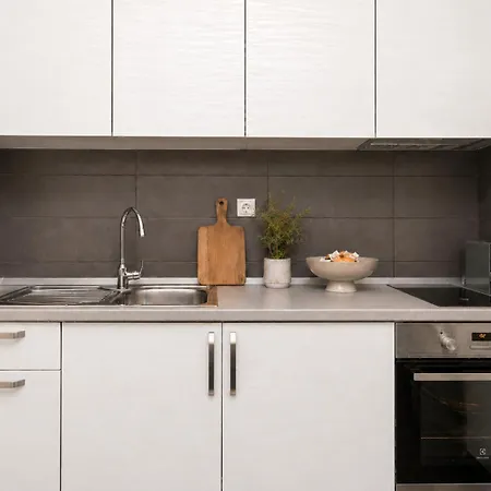 Side By Side Apartment *